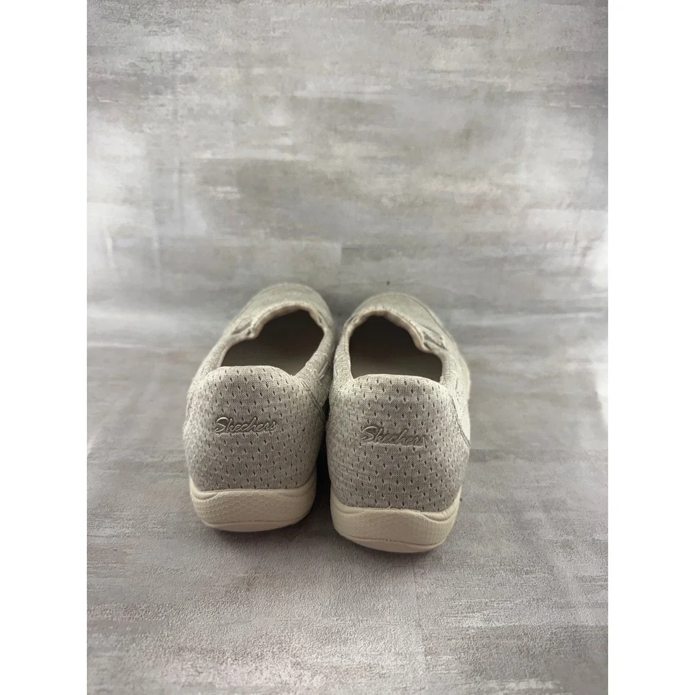 Skechers Relaxed Fit Memory Foam Stone Beige Loafers 23839 Women Sz 9